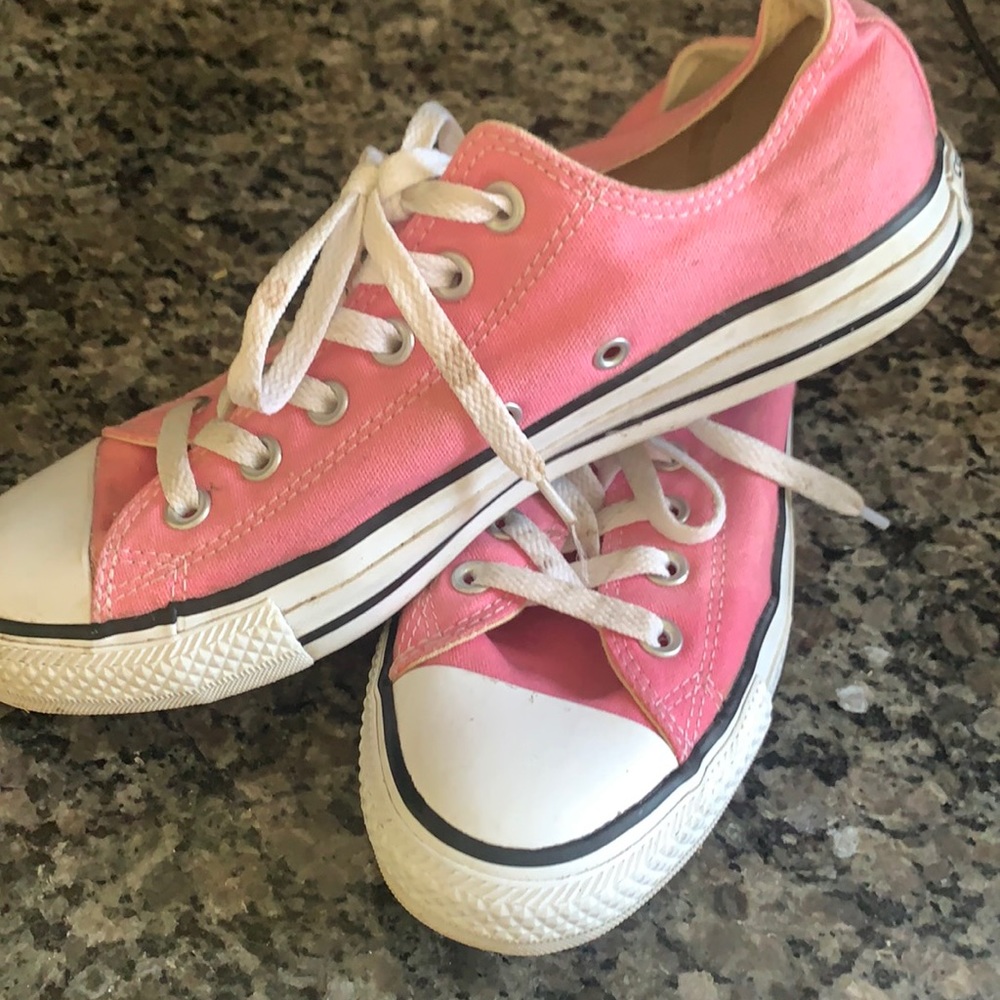 8.5 Women converse